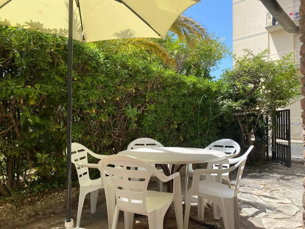 Maremma Holidays:Shabby Home Follonica Apartment